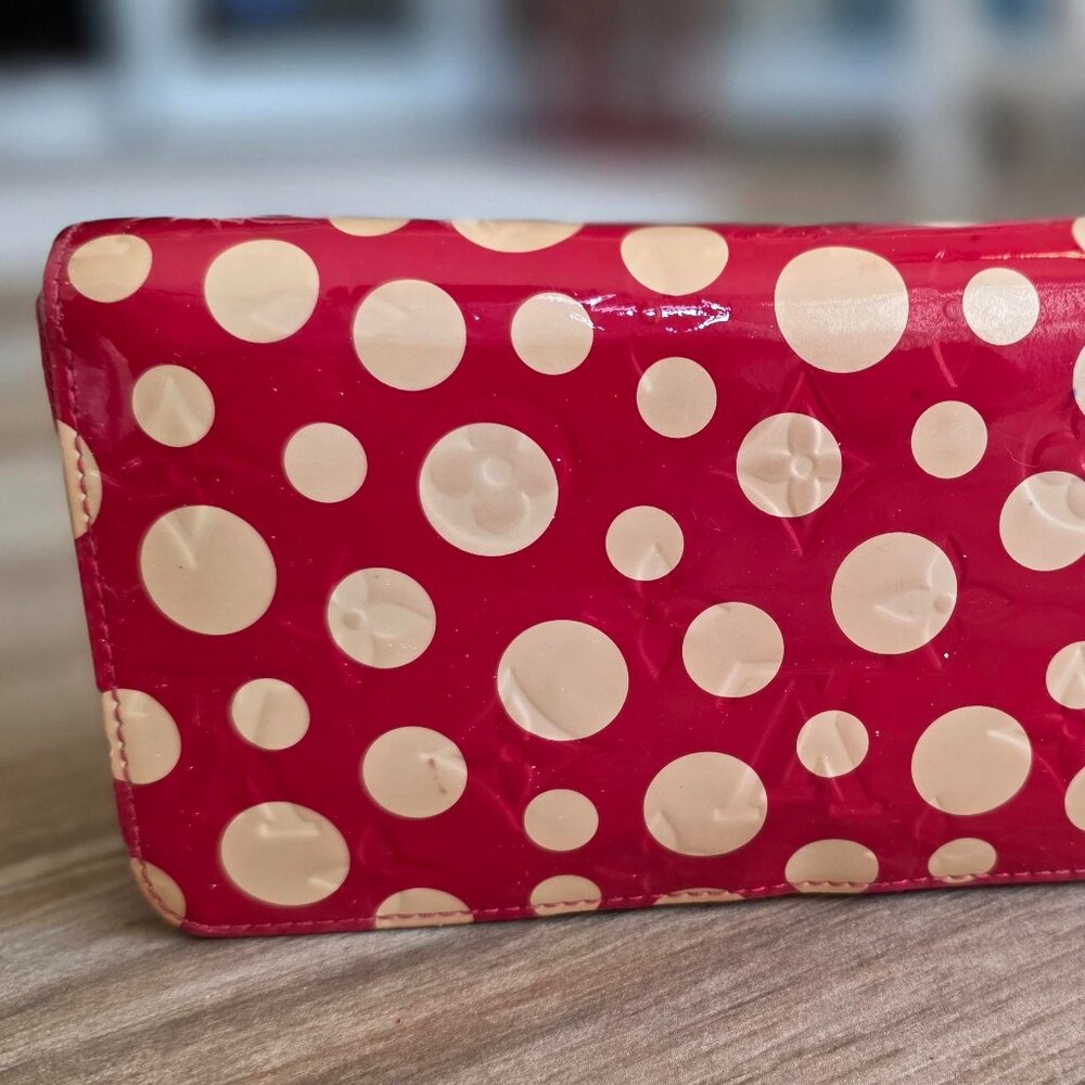 Louis Vuitton Yoyoi Kusama Rouge Beige Polka Dot Vernis Leather Long Wallet